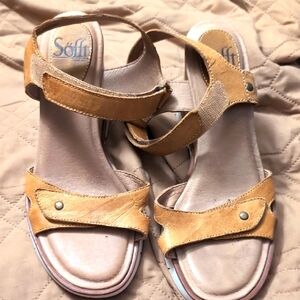 Sofft Women's Yellow /Tan Sandals